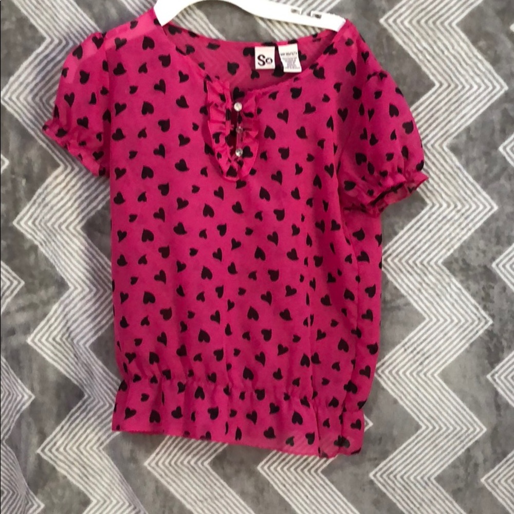 pink top